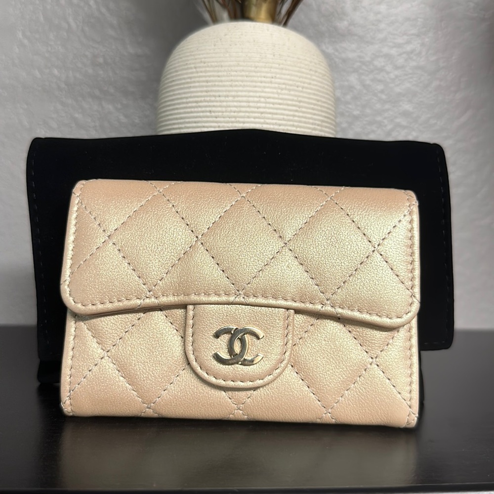 Chanel Iridescent Calfskin quilted class wallet pink/silver